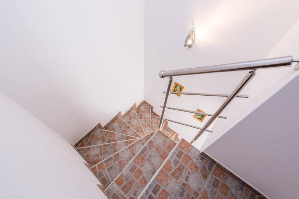 Tin 2 Lejlighed Vrbnik Eksteriør billede